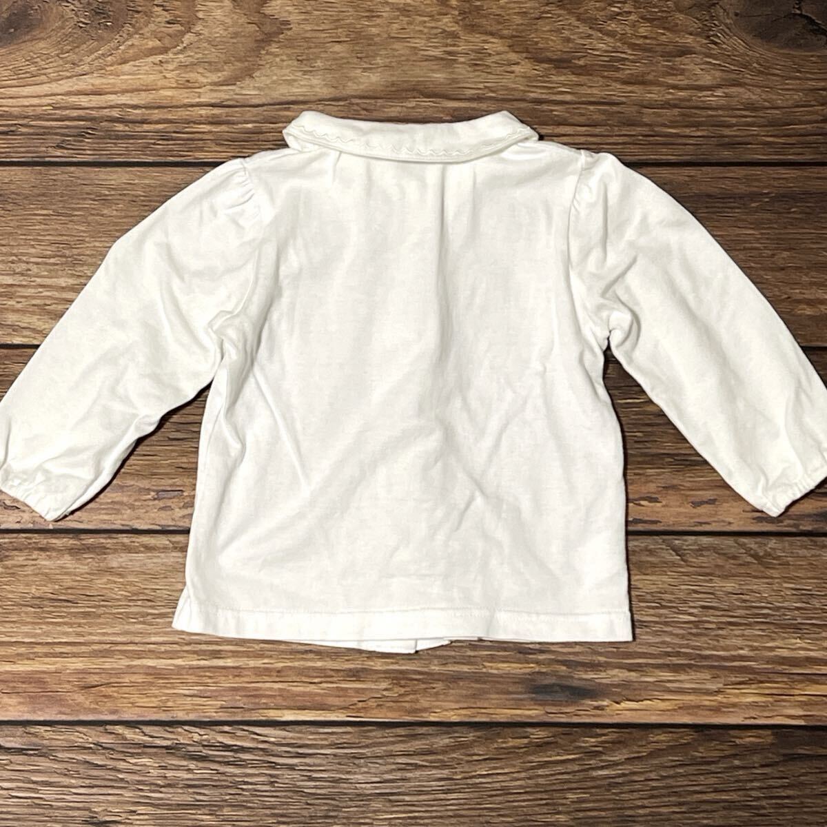 familiar ファミリア ブラウス シャツ 女の子用 子供服 ベビー服 長袖 コットン 日本製 ボタンダウン 無地 刺繍入り ホワイト サイズ80_画像3