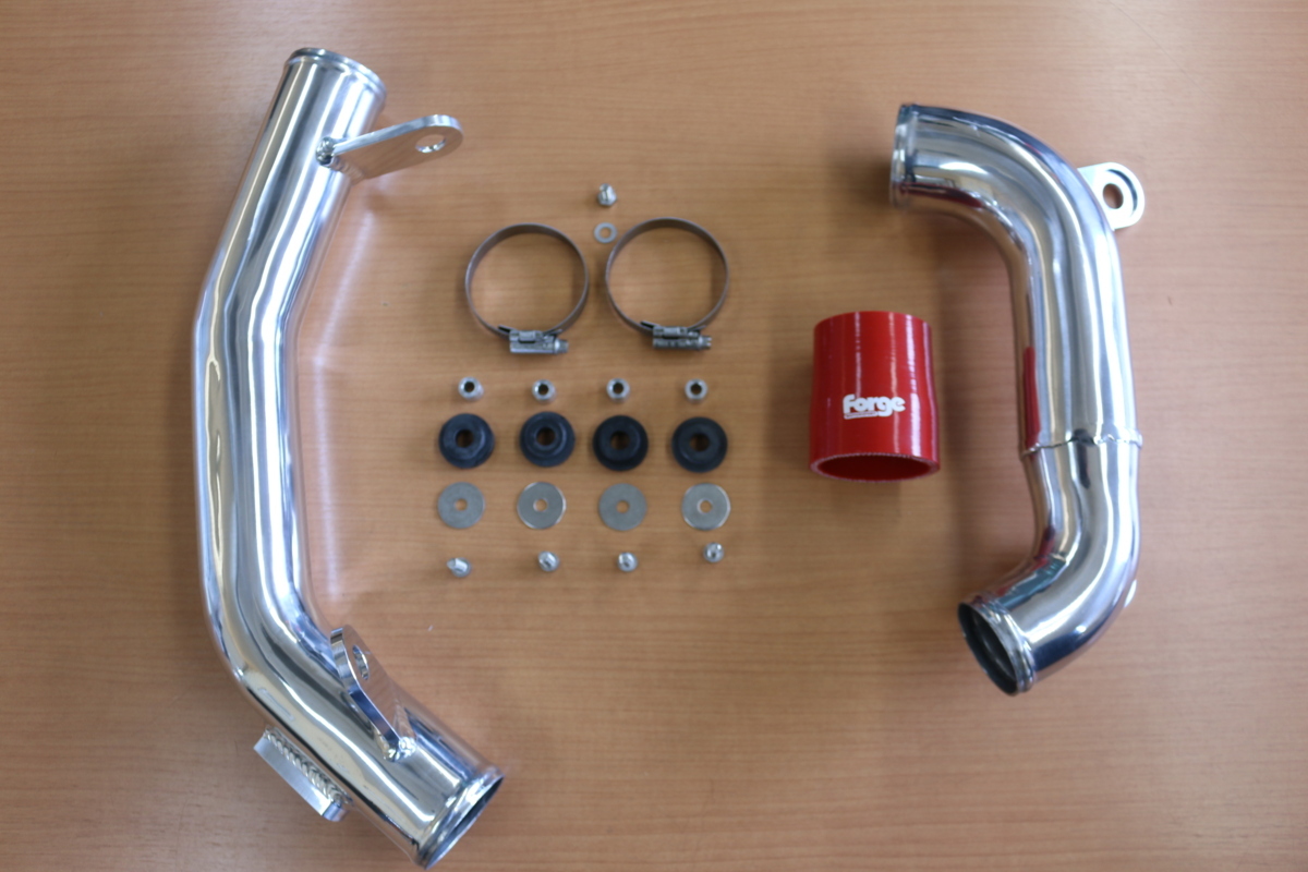 今だけ送料無料 FORGE フォージ プジョー208GTI アルミターボパイプ+レッド・ホース 正規輸入品 新品 未使用 限定特価 _画像1