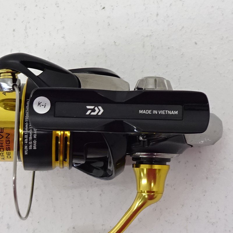 * не использовался * Daiwa 23 Regalis LT2500S-XH вращающийся катушка (DAIWA/ рыболовная снасть )*[FS086]