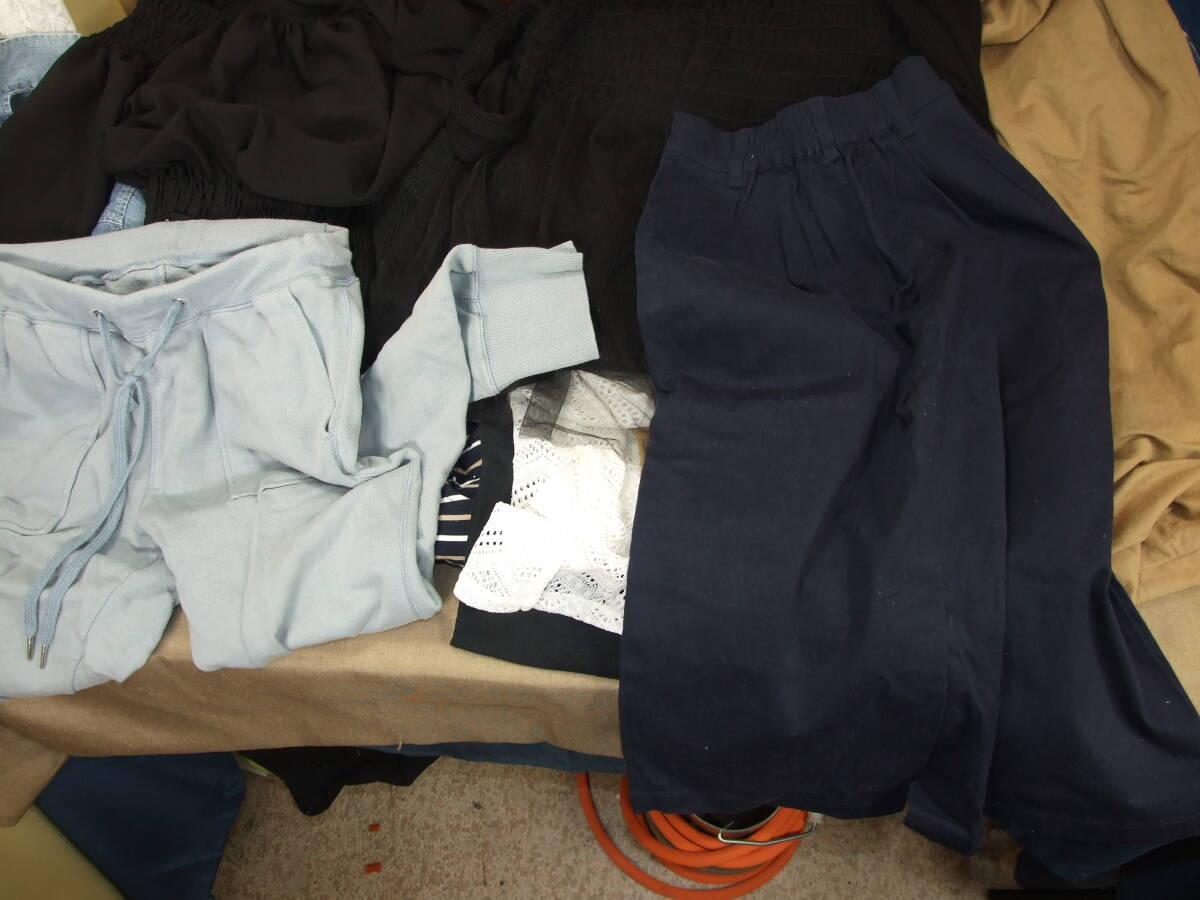 レディース衣料品　まとめて　M～Fサイズ　シャツ/スカート/カーディガン/衣料　約30点　クローゼット整理　中古　まとめて_画像9