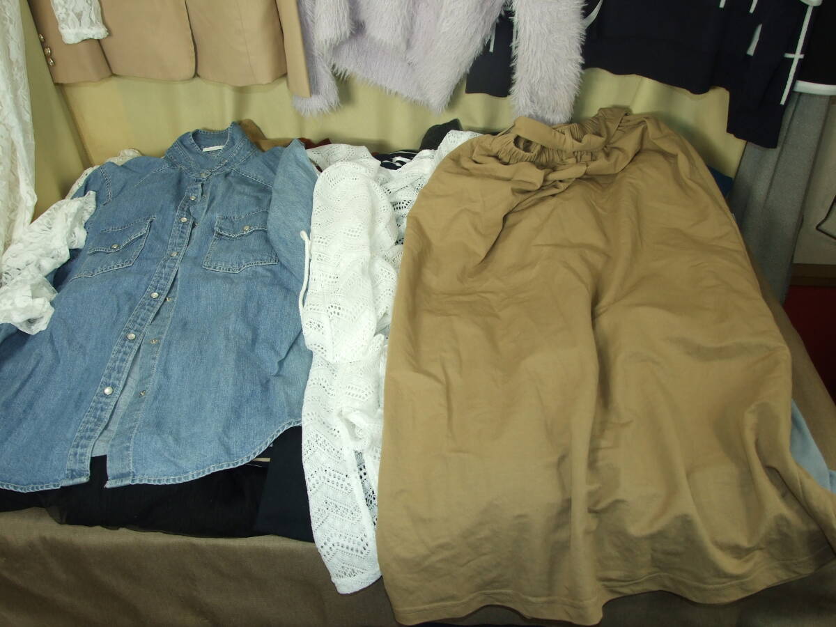 レディース衣料品　まとめて　M～Fサイズ　シャツ/スカート/カーディガン/衣料　約30点　クローゼット整理　中古　まとめて_画像8