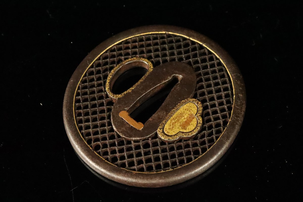 [ASAHI] -слойный давление металлический земля первоклассный маленький . сеть глаз ... круг форма гарда меча сеть глаз . движение.. золотой .. Edo период 7.5cm. после гарда меча столица . меч принадлежности [710251tp]