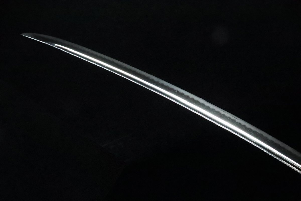 【ASAHI】超傑作良業物 南北朝期 太刀 希少の日本刀で棒樋入りの菖蒲造り 二尺二寸八分五厘 見事な体配 名品名作拵え入[710244wop]_画像4