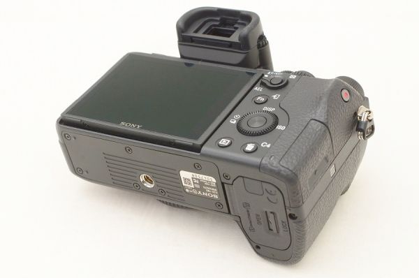 * первоклассный прекрасный товар * Sony Sony α7II корпус ILCE-7M2 оригинальная коробка принадлежности Shot число всего лишь 2,500 листов передний и задний (до и после)! #25110702