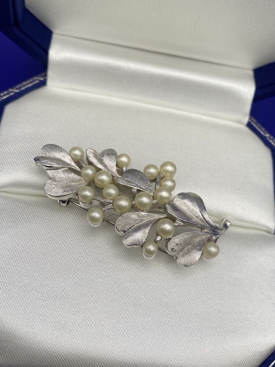 TRIFARI/トリファリ 海外製 ブランド シルバーカラー ブローチ ヴィンテージ アクセサリー アンティーク パール アクセサリー_画像4