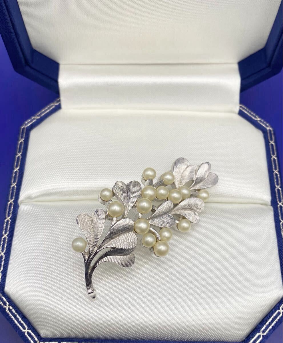 TRIFARI/トリファリ 海外製 ブランド シルバーカラー ブローチ ヴィンテージ アクセサリー アンティーク パール アクセサリー_画像2