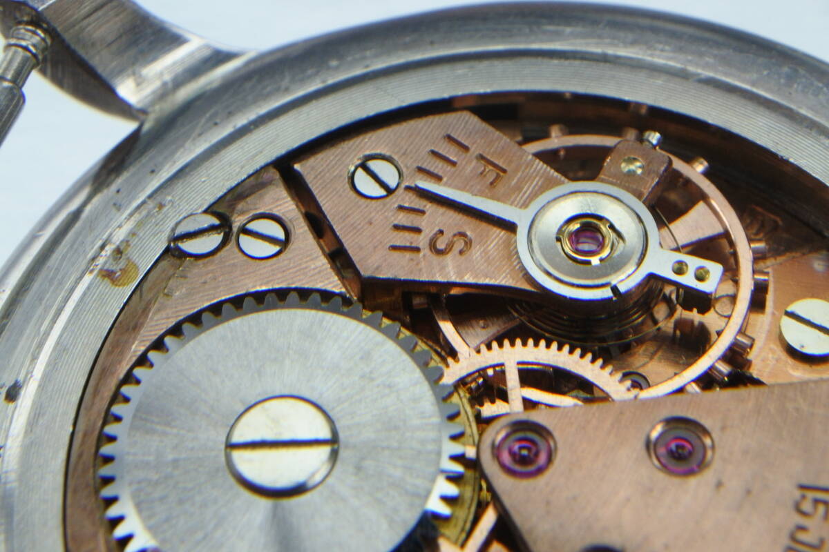 赤機械当時高級機☆1956年製　　SEIKO （SEIKOSHA）SUPER１５石　変わり文字盤　赤機械　手巻紳士腕時計　不動品　OH必要_画像6