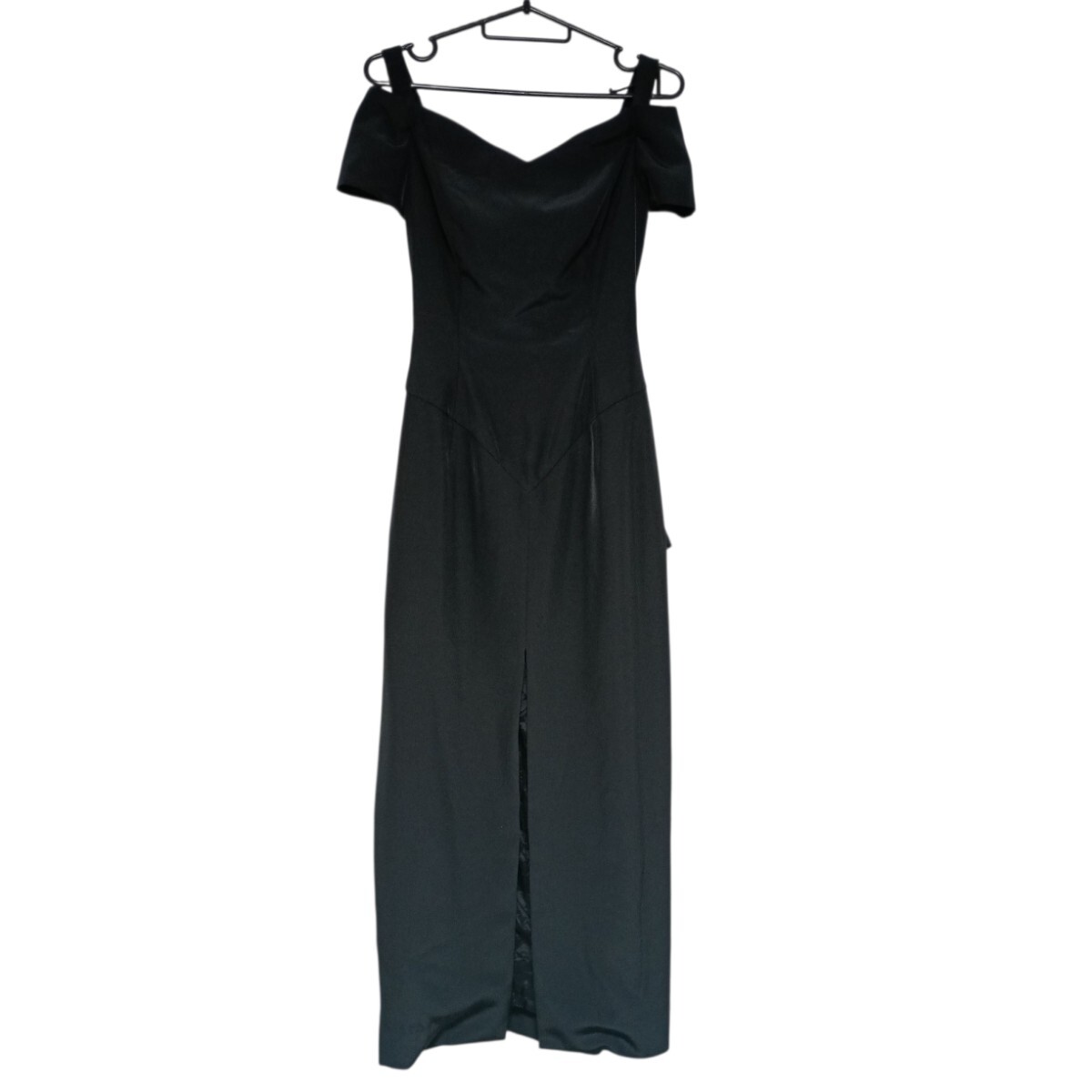 美品☆DressBlack☆オフショルダーデザインロングワンピース ブラック 黒 BLK ワンショルダー ブラック系_画像1