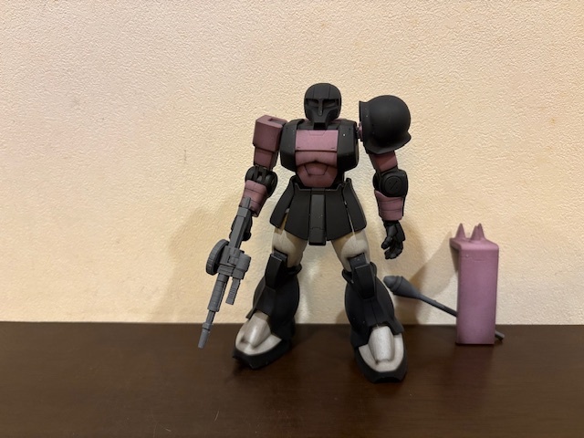 ☆HG 旧ザク 黒い三連星 一部塗装済み完成品 94の画像3