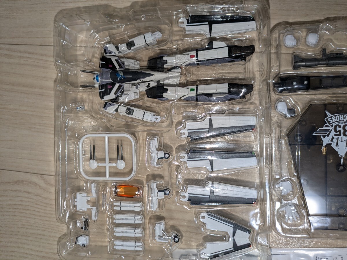 【中古】バンダイ 　HI-METAL R 　VF-1S　 バルキリー マクロス　35周年記念メッサーカラーVer.　超時空要塞マクロス_画像3