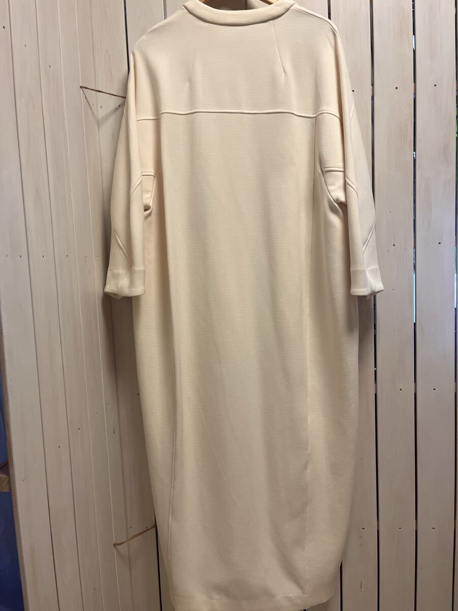 SNIDEL（スナイデル）★長袖ロング丈ワンピース　薄いクリーム色（白系）ビックサイズ？　１サイズ_画像4