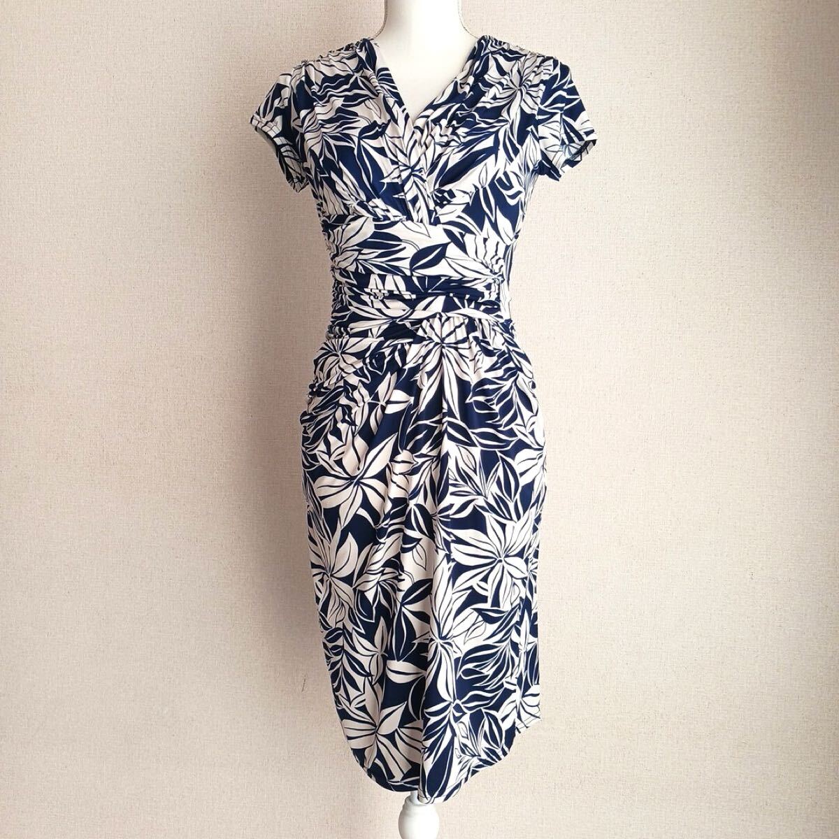 【B10】EGERIE　エジェリ カシュクール　花柄ワンピース フランス製 シャーリング　白×ネイビー ストレッチワンピース 伸縮　美シルエット_画像3