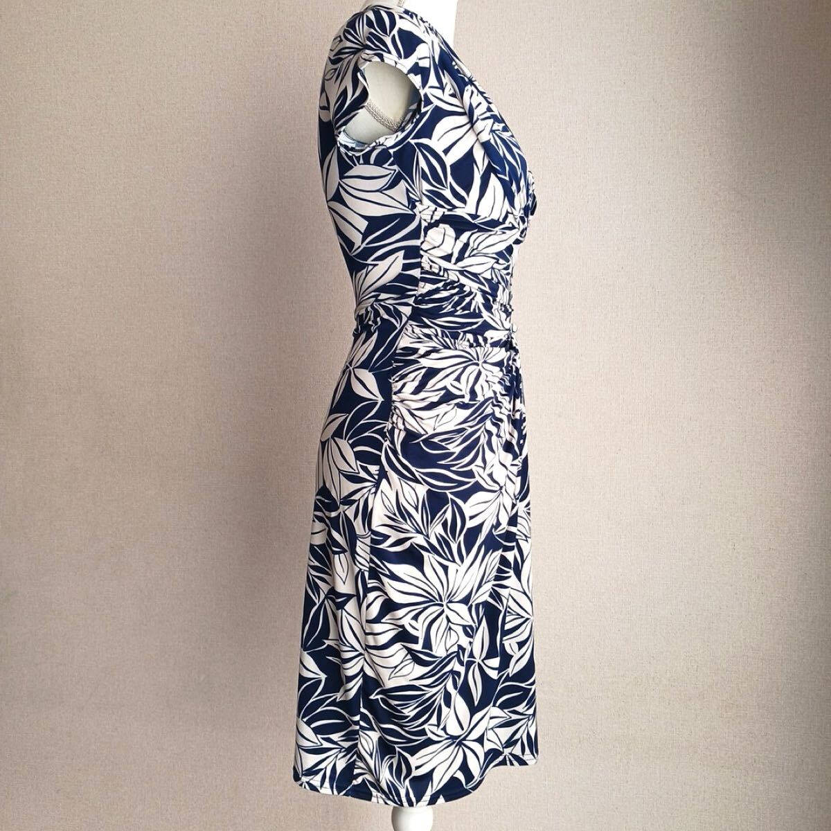 【B10】EGERIE　エジェリ カシュクール　花柄ワンピース フランス製 シャーリング　白×ネイビー ストレッチワンピース 伸縮　美シルエット_画像5