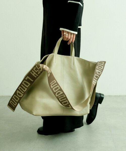 美品 SWASH LONDON × イアパピヨネ 2WAY レザー ショルダーバッグ 大容量 A4サイズ _画像1