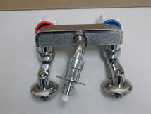 NN111506 未使用品 リクシル(INAX) 壁付2ハンドル/ホース接続/逆止/緊急止水 SF-WL63RQA 個数あり_画像1