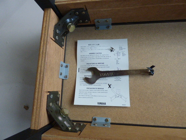 む478●ヤマハ ピアノ椅子●即決!/YAMAHA/黒/背もたれなし/高さ調節不可/詳細写真複数あり_画像8