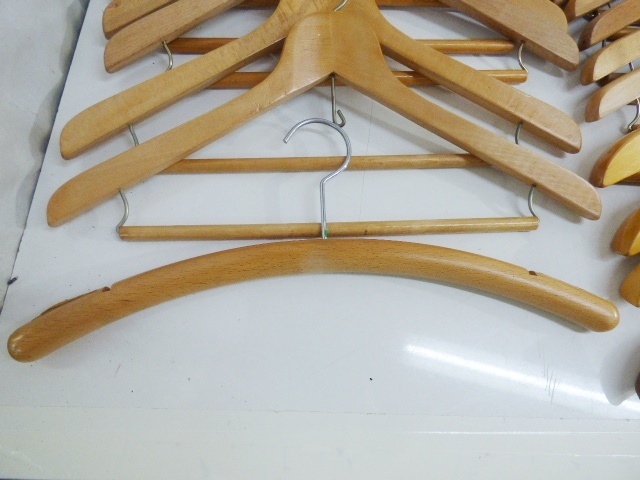 む612●木製ハンガー大量●30点以上/洋服掛け/パンツハンガー/インテリア/詳細写真複数あり_画像5
