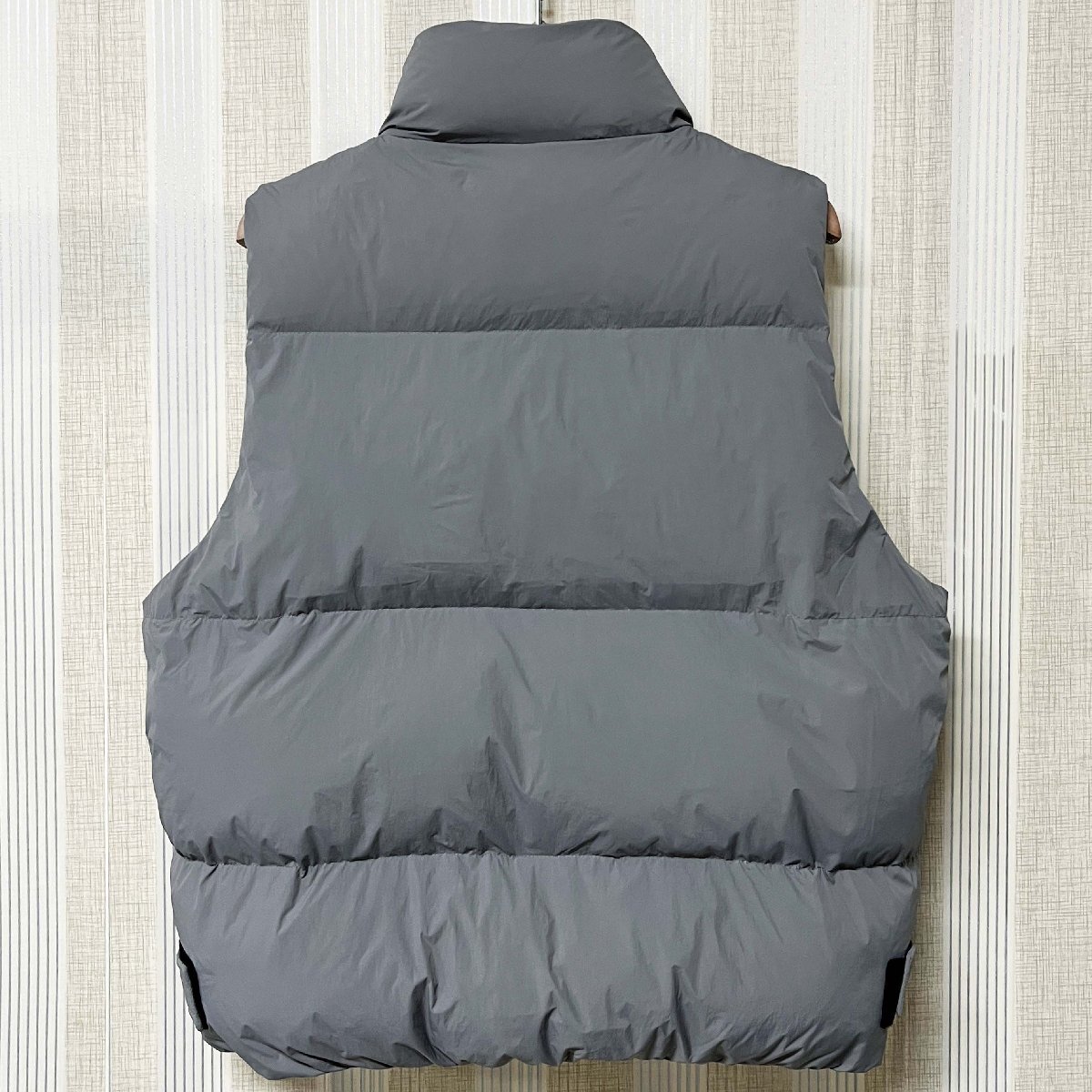 ダウンベスト イタリア製造 ダックダウン90% 防寒対策 ふわふわ ソフト 無地 シンプル 袖なし アウター ダウンジャケット 冬服 SIZE:XL_画像2
