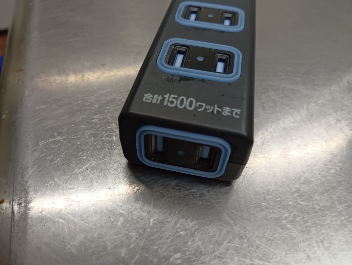 パナソニックの電源タップ「ザ・タップX」です。一時的な水しぶき・ホコリの侵入をガードする「防水扉」付きです。送料無料_画像2