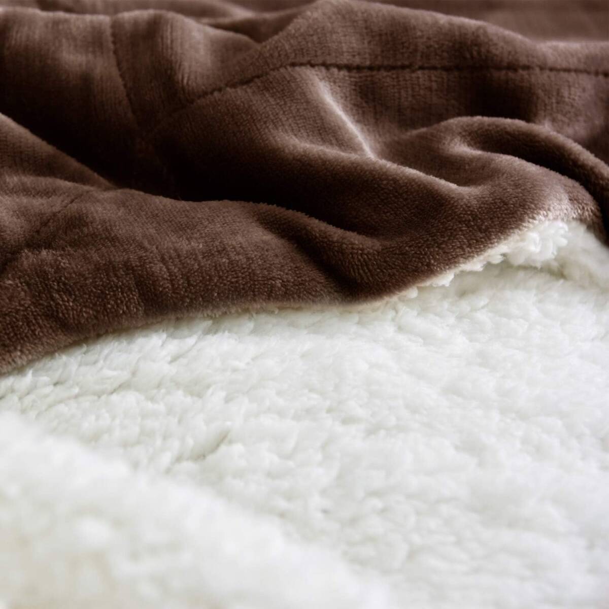 S12★【残りわずか】シングルサイズ 毛布 裏ボア 厚め毛布 冬用 ふわふわ あったか 140×200cm ブラウン_画像3