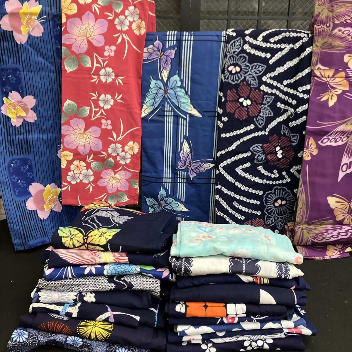 一右衛門 No2586 浴衣 23枚 まとめ売り 有松絞り 木綿浴衣 コーマ地 ゆかた 女物 藍染 浴衣_画像1