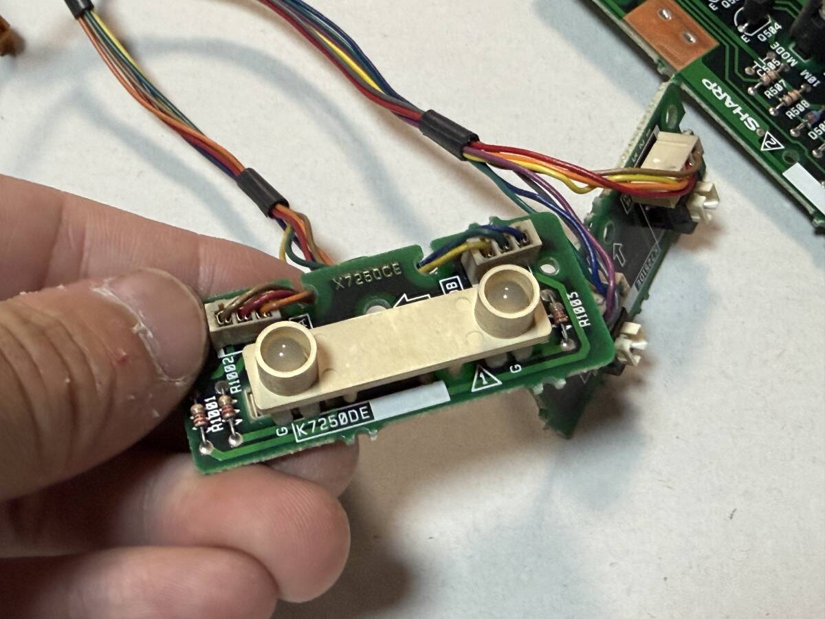 希少動作品□シャープ・X68000 XVI(CZ-634C-TN)純正インジケーターランプ、FDDスイッチ一台分セット K7249DE/K7250DE/K7251DE_画像2