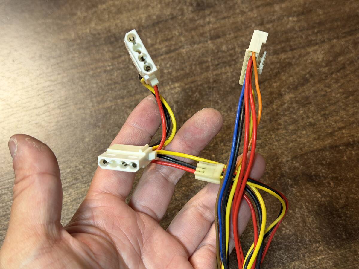 当時物□シャープ・X68000Pro (CZ-652C)純正BOX電源 UADP-0070CEZZ 修理ベースに_画像3