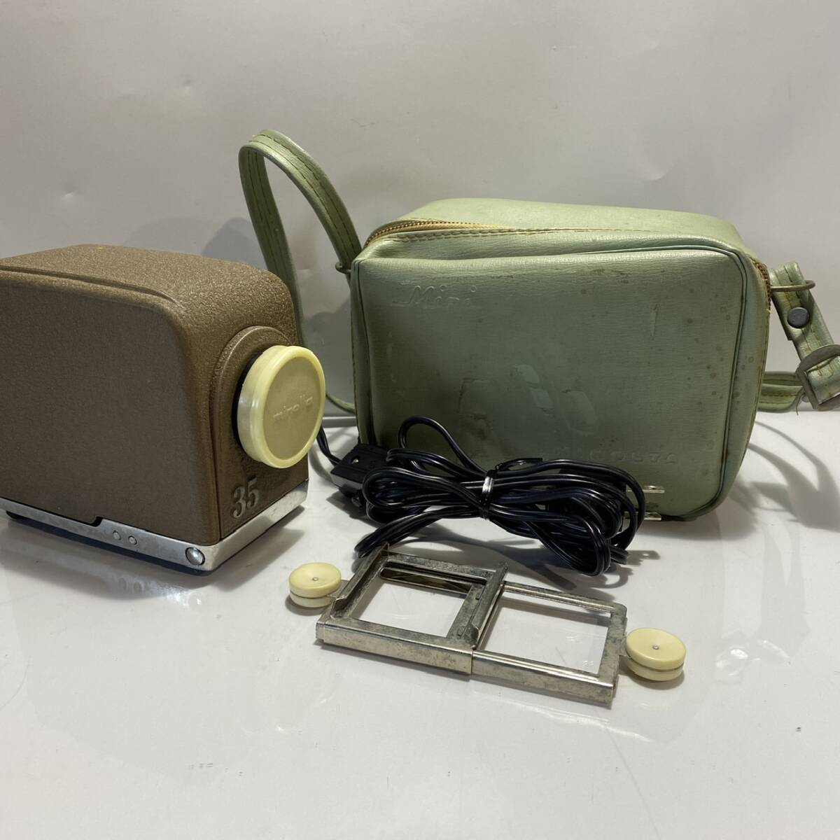 minolta ミノルタ Mini35 スライド映写機 ジャンク品　[管理No.：O10819_C3_60]_画像1