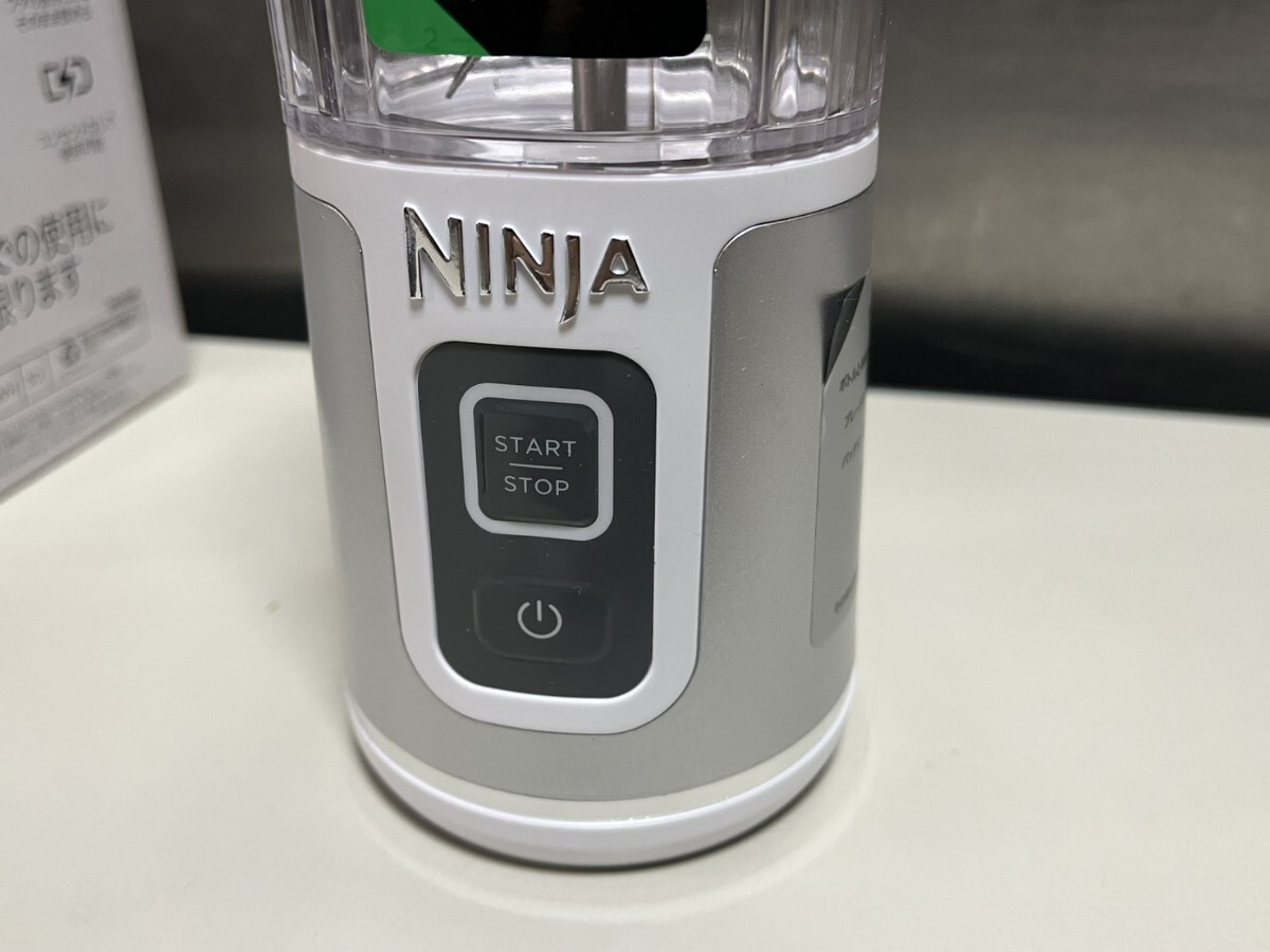 ○ NINJA BLAST コードレスミキサー BC151J WH 取説元箱付属 USB充電 530ml ジューサー ほぼ未使用品 ④_画像2