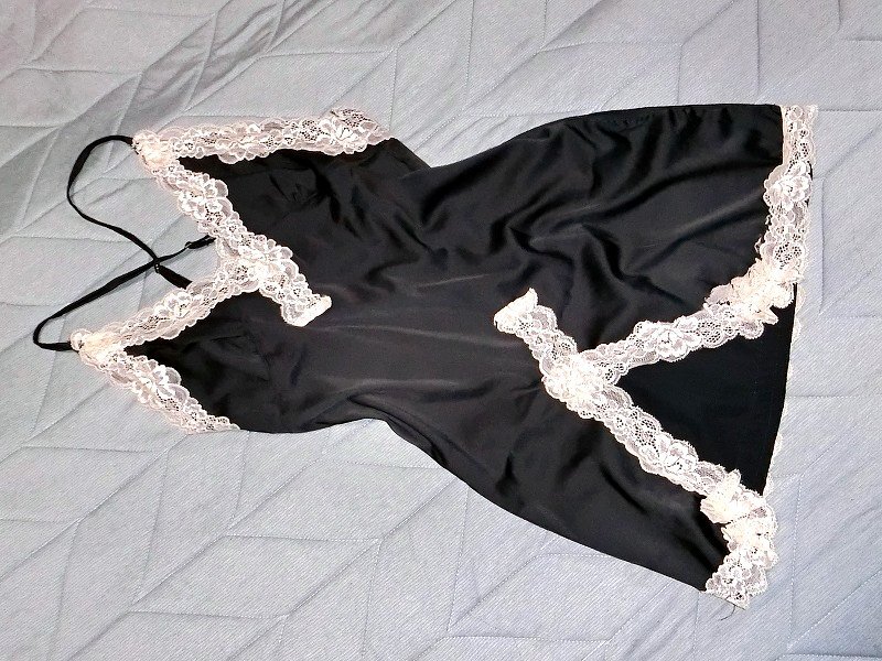 キャンペーン中★詳細は自己紹介文です★h1★未使用★スリットがとてもセクシーです★ベビードール？スリップ？_画像2