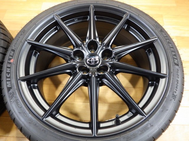 美品! バリ山! トヨタ GR86 ZN8 RZ / スバル BRZ ZD8 SZ 純正 ホイールタイヤ 4本セット 5H-100 18インチ 215/40R18 ミシュラン 2021年製造_画像4