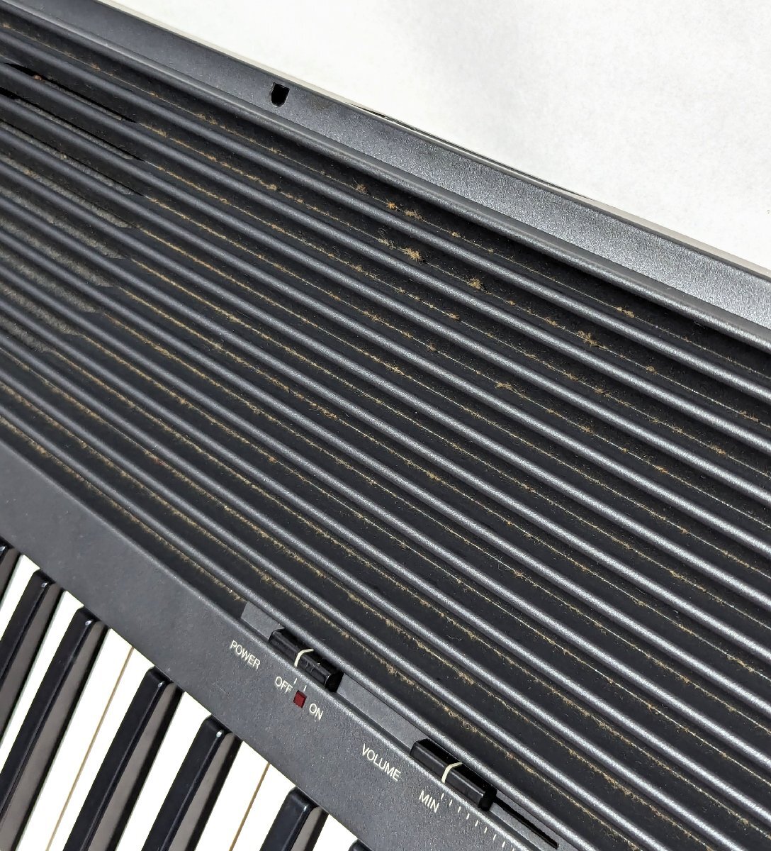 YAMAHA 　ヤマハ　ポータブルキーボード　YPR-8　電子キーボード　61鍵　ピアノ　楽器　カバー　専用ケース付き_画像5