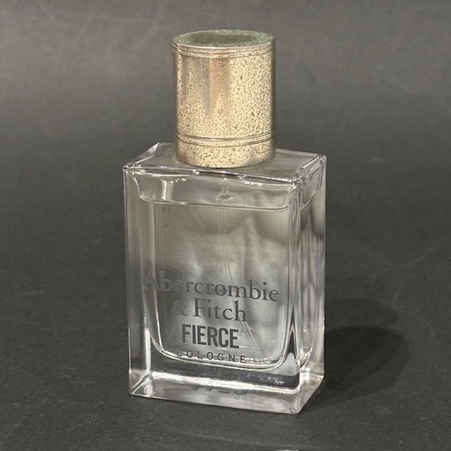 Abercrombie & Fitch FIERCE アバクロンビー＆フィッチ フィアース 香水 30ml ムスク ウッド系 コロン オーデトワレ 残8割 HMY ②_画像1
