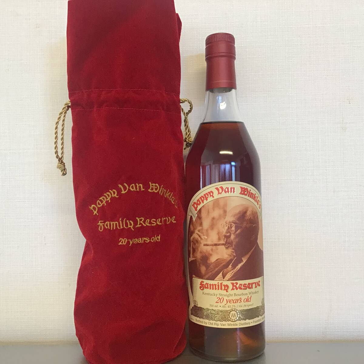 Pappy Van Winkle*s Family Reserve (papi-* Van * wing kruz* Family * запас ) 20 Years Old ( пакет есть )