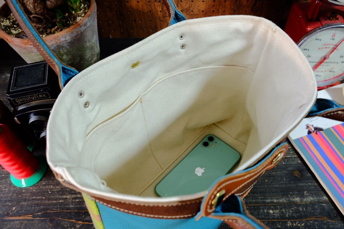 ◆AVOCA マルチシュリンク牛革トートバッグ　大容量ポケット　ハリスツイード好きに　日本製帆布ハンドメイドブラウンクリスマス秋冬_画像8