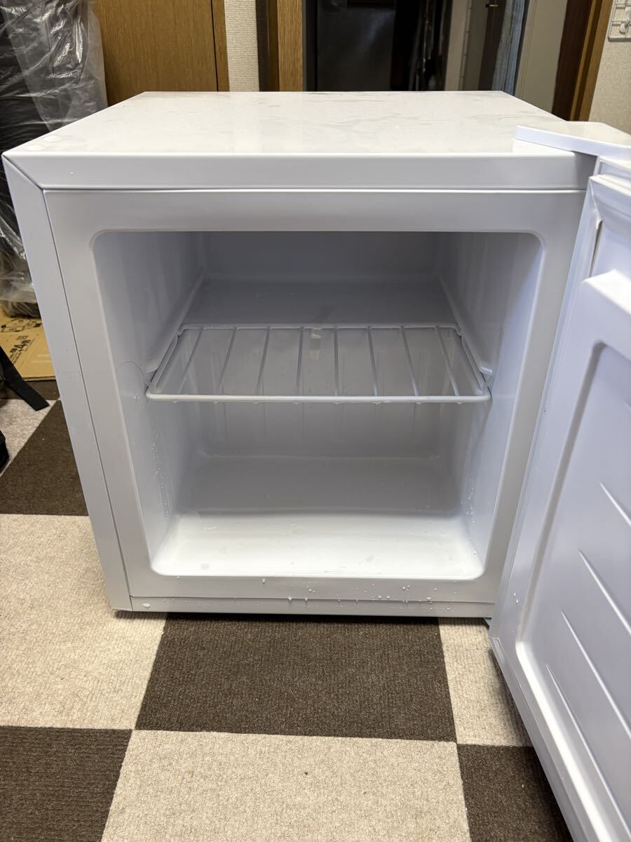 SunRuck морозилка маленький размер 32L SR-F3202W