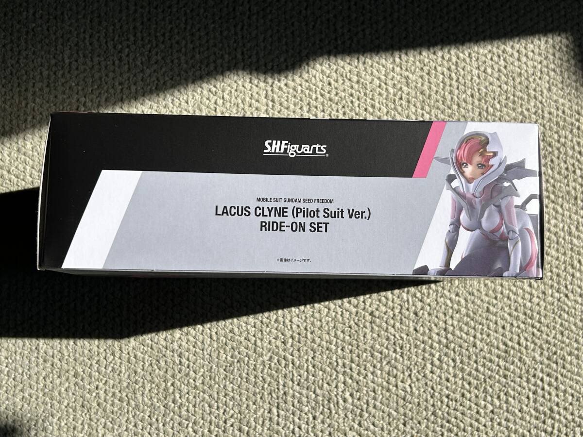 プレミアムバンダイ製 ガンダムSEED FREEDOMS S.H.Figuart ラクス・クラインパイロットスーツVer ライドオン再現セット開封品_画像4