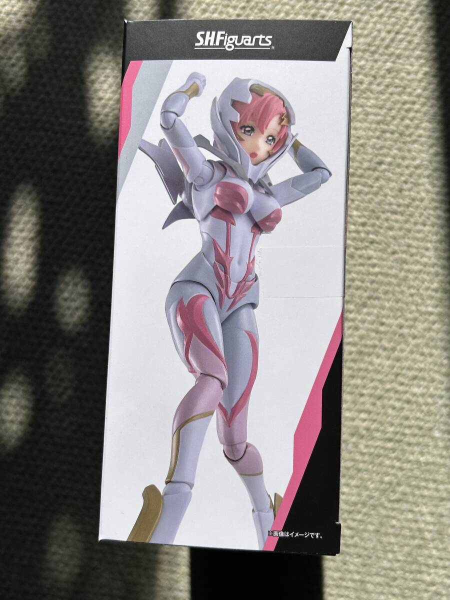 プレミアムバンダイ製 ガンダムSEED FREEDOMS S.H.Figuart ラクス・クラインパイロットスーツVer ライドオン再現セット開封品_画像3