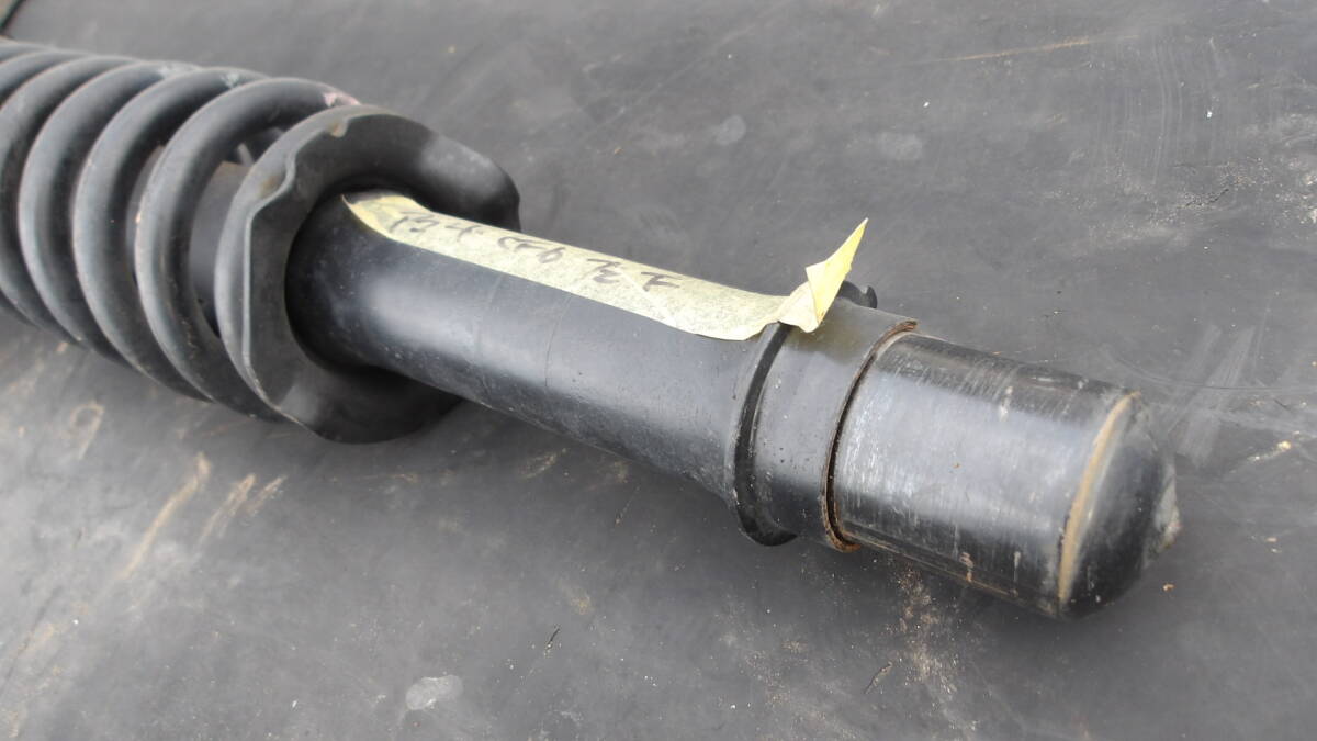 アコードワゴンCF6アコード純正フロント左ショックアブソーバー フロント左ストラット フロントサスペンション即決即日発送可能!!_画像2