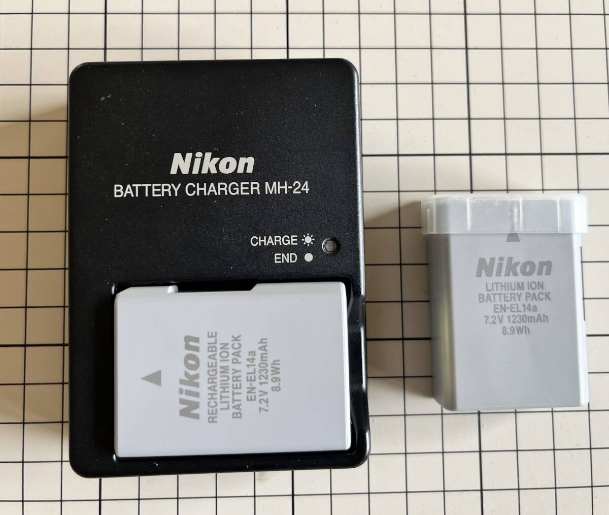 Nikon ニコン MH-24 バッテリーチャージャー（1個） + EN-EL14a 対応バッテリー（2個） _画像1