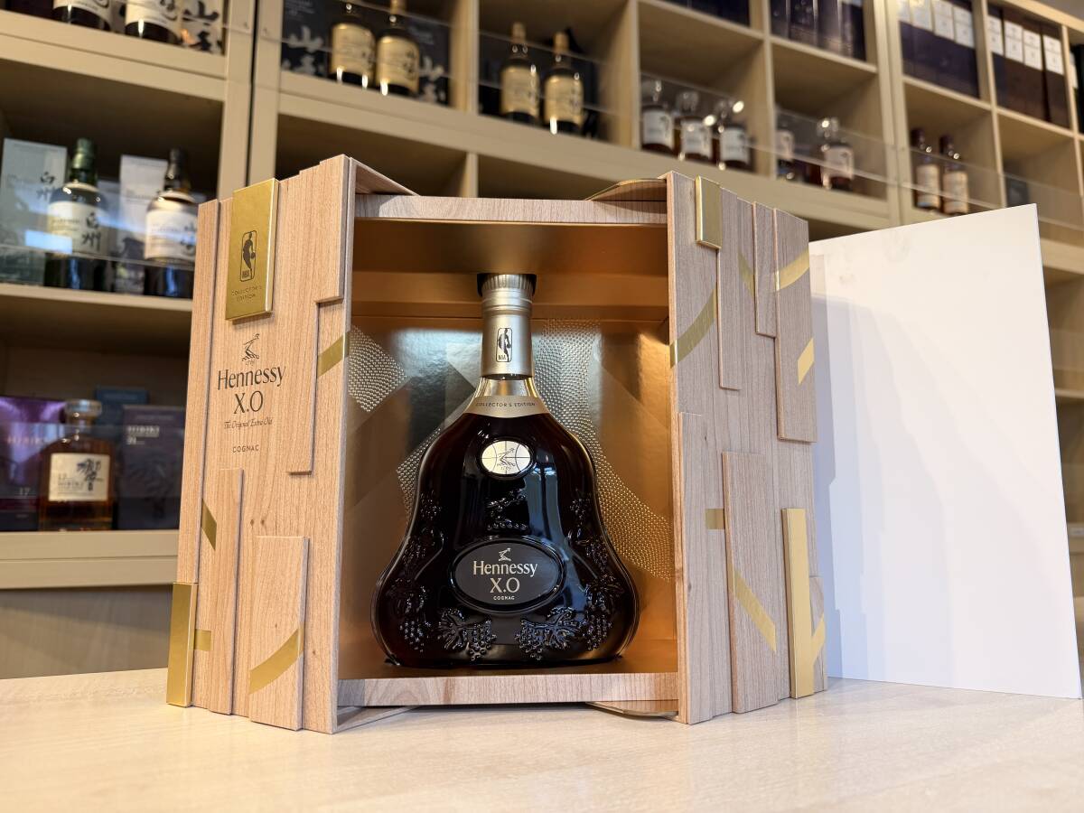111408 Hennessy（ヘネシー）XO NBA コレクターズエディション 40％ 700ml 箱付_画像1