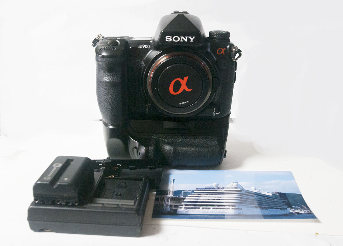 SONY α900 DSLR-A900 + VG-C90AM　縦位置グリップ付き　動作確認済み　極上品 _画像1