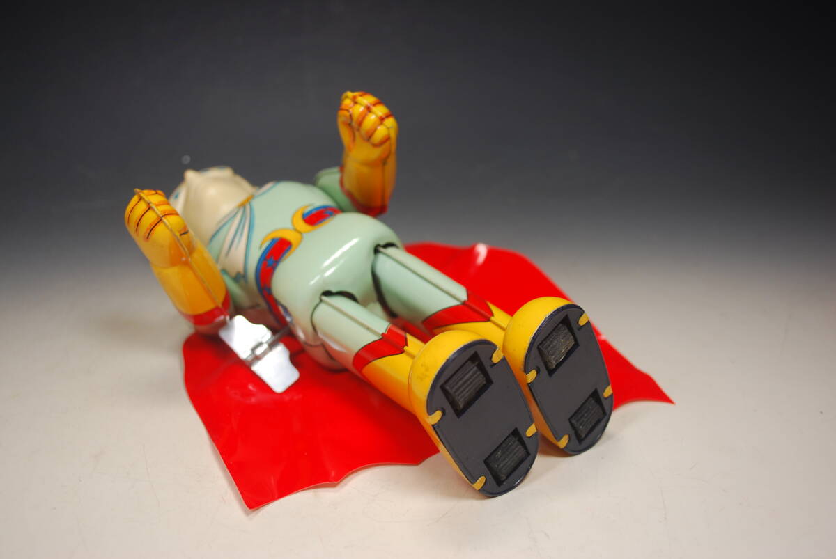 ◆ブリキ玩具 ゼンマイ歩行 ブルマァク 箱付き当時物「月光仮面」高さ約２３cm 歩行確認OK 本体はほぼ未使用状態 箱に傷みあり_画像7