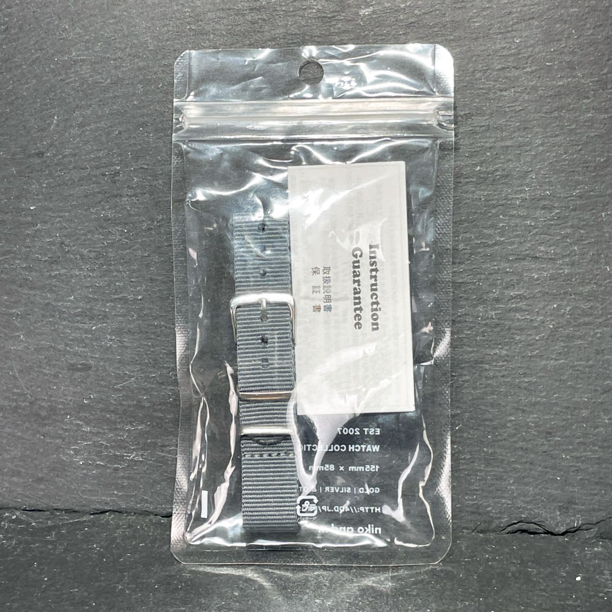 美品 niko and ... ニコアンド 腕時計 アナログ クオーツ 3針 カレンダー ホワイト文字盤 ナイロンベルト 新品電池交換済み 動作確認済み_画像6