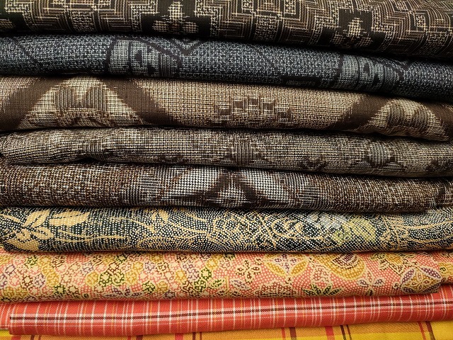 平和屋本店■1円 大島紬 まとめて 30点 花柄 割り込み絣 地空 泥染め 波梅織物謹製 証紙付き 着用可能多数 未使用品あり 全て正絹 ppp3071_画像4