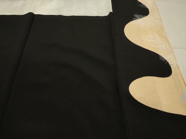 平和屋着物■豪華黒留袖　刺繍　松文　暈し染め　金銀彩　正絹　逸品　DAAS5528we_画像6