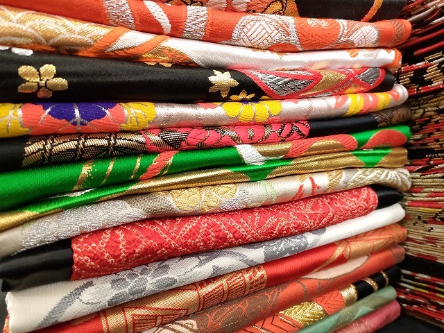 平和屋本店■1円 子供帯 まとめて 35点 鳳凰 向かい鶴 向かい蝶 孔雀羽 花柄 金銀糸 など 着用可能多数 未使用品あり ppp2691_画像3