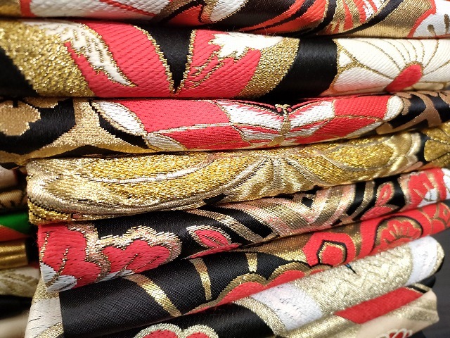 平和屋本店■1円 子供帯 まとめて 35点 鳳凰 向かい鶴 向かい蝶 孔雀羽 花柄 金銀糸 など 着用可能多数 未使用品あり ppp2691_画像4