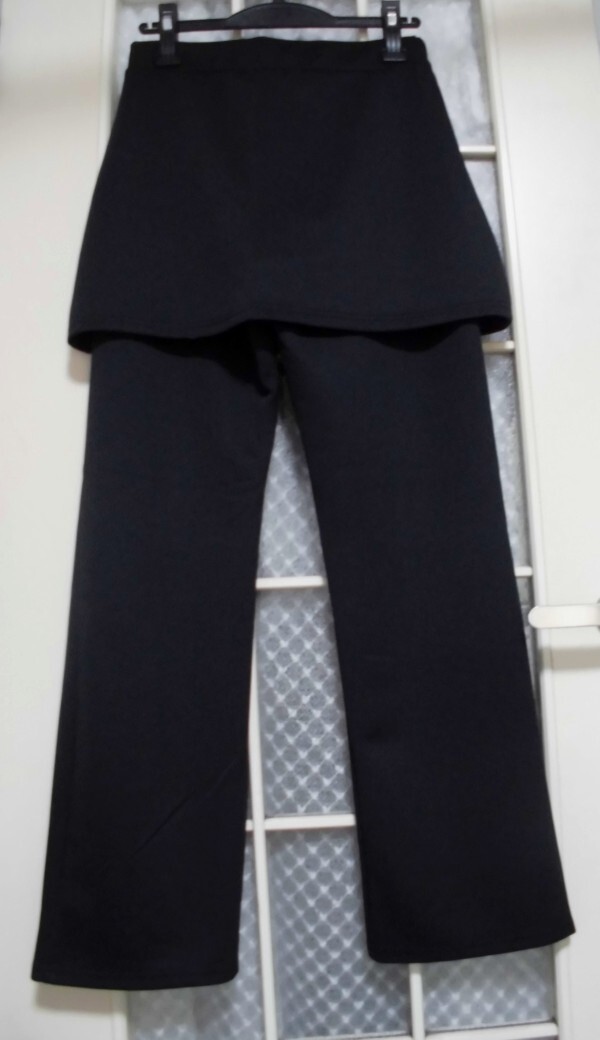 未使用品 美脚シルエット スカート付きパンツ サイズ L 黒 ブラック ウエストゴム フレアパンツ ストレッチ フィットネス ダンス ヨガ_画像2