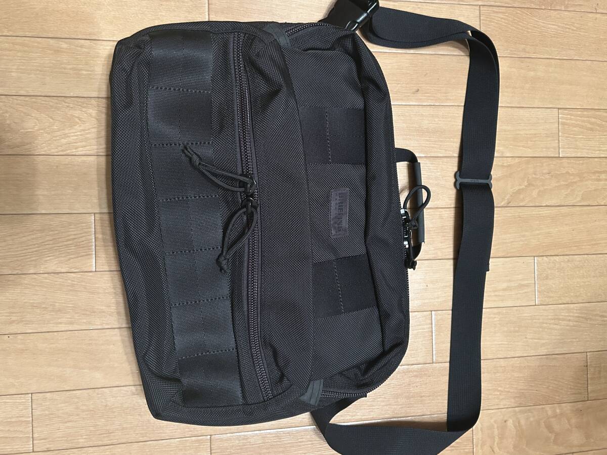 ブリーフィング DELTA SLASHER M ショルダーバッグ_画像2